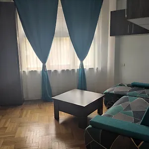 https://christies-central-apartment.bucharesthotelsnow.com